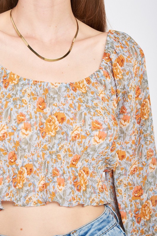 Emory Park SCOOP NECK FLORAL TOP WITH RUFFLE DETAIL