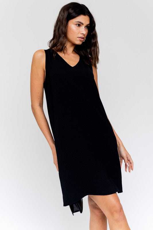 Gilli Sleeveless V-Neck Dress