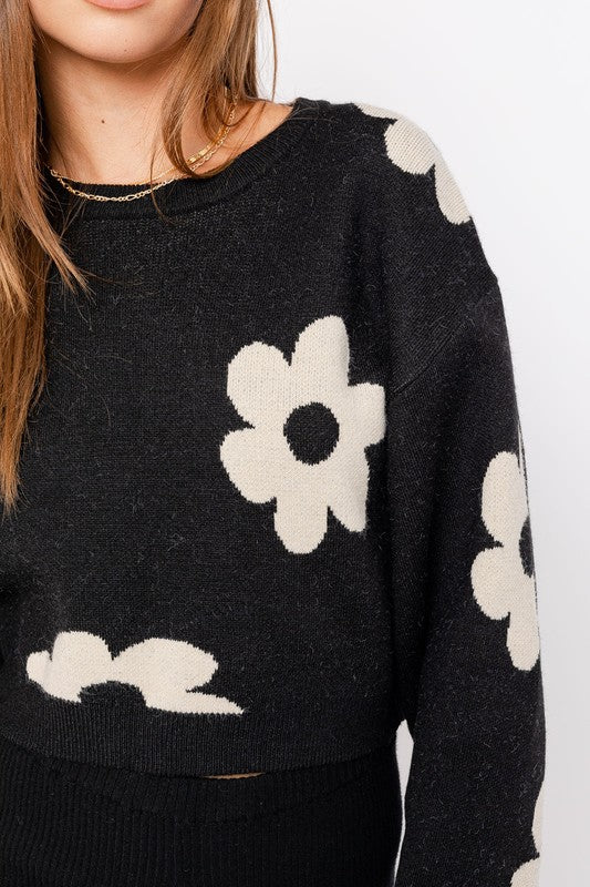 LE LIS Long Sleeve Crop Sweater with Daisy Pattern