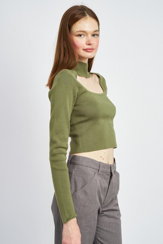 Emory Park TURTLE NECK CROP TOP WITH CUT OUT