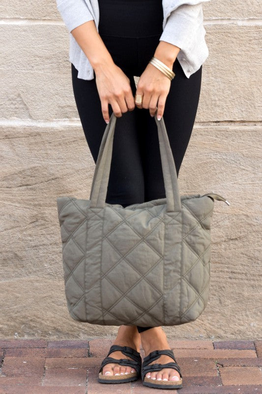 Aili's Corner Quilted Tote