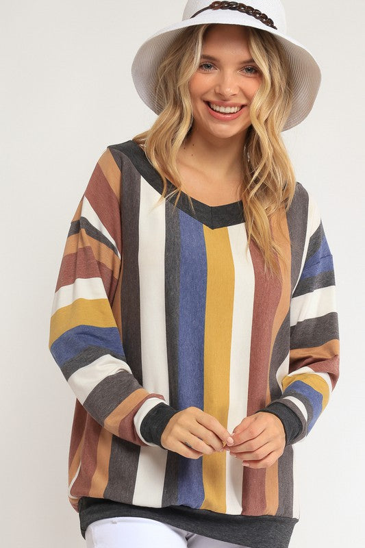 e Luna WIDE V NECK SWEATSHIRT