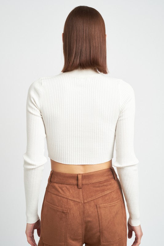 Emory Park MOCK NECK CROP TOP WITH CUT OUT
