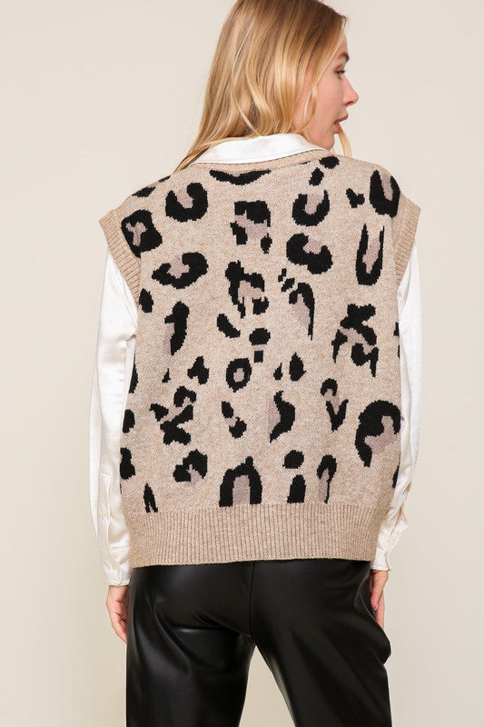 Load image into Gallery viewer, Lumiere Leopard Vest

