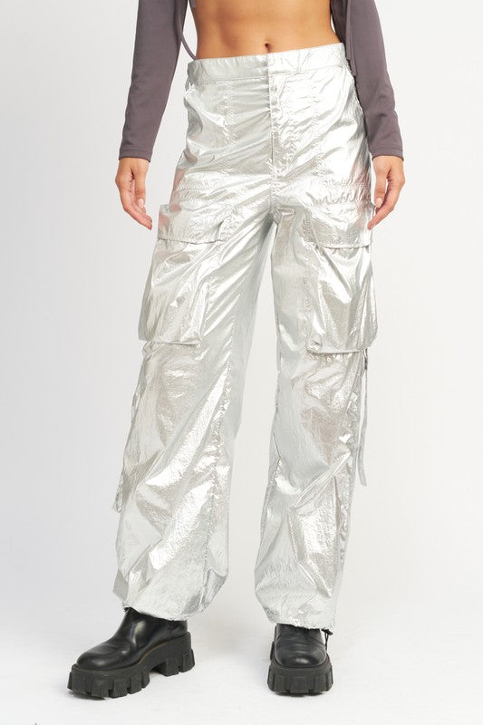 Load image into Gallery viewer, Emory Park METALLIC CARGO PANTS
