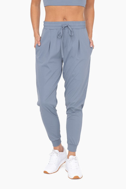 Load image into Gallery viewer, Mono B Solid Pleated Front Joggers
