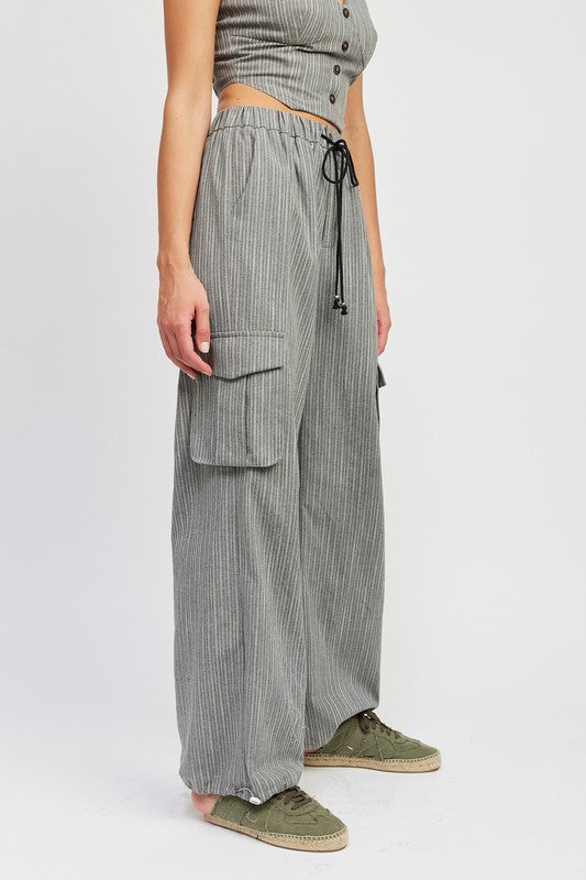 Emory Park STRIPED CARGO PANTS WITH WAIST DRAWSTRING