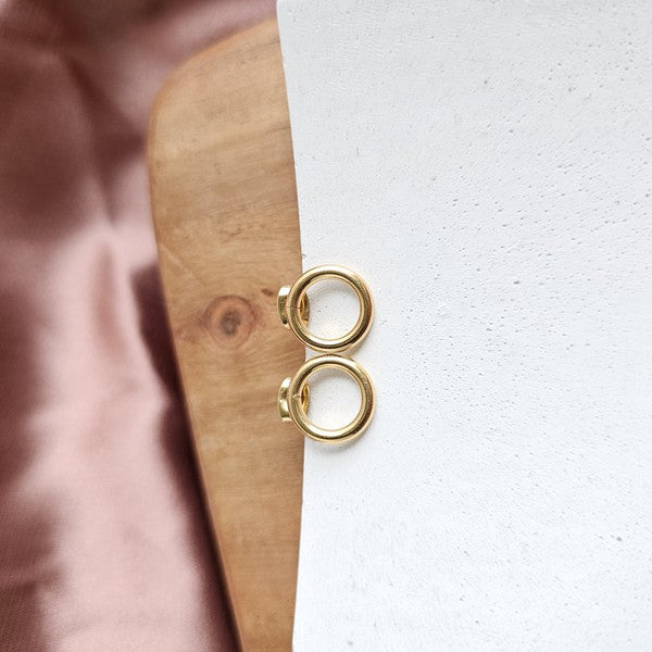 Load image into Gallery viewer, Spiffy &amp;amp; Splendid Luxe Gold Oriana Studs - Small
