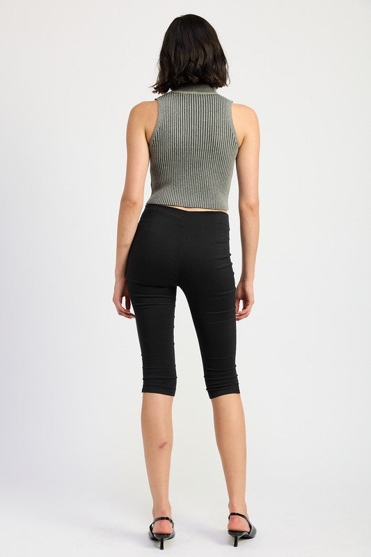 Emory Park TURTLE NECK RIBBED SLEEVELESS TOP