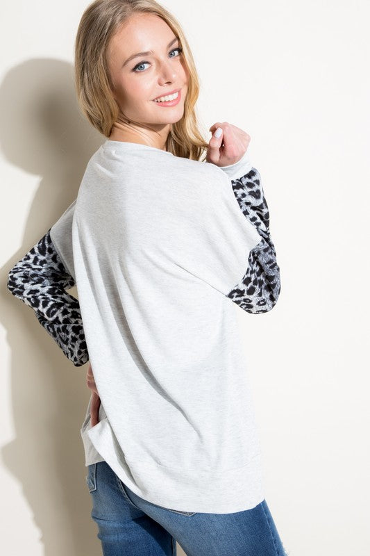 e Luna ANIMAL MIXED VOLUME SLEEVE TOP