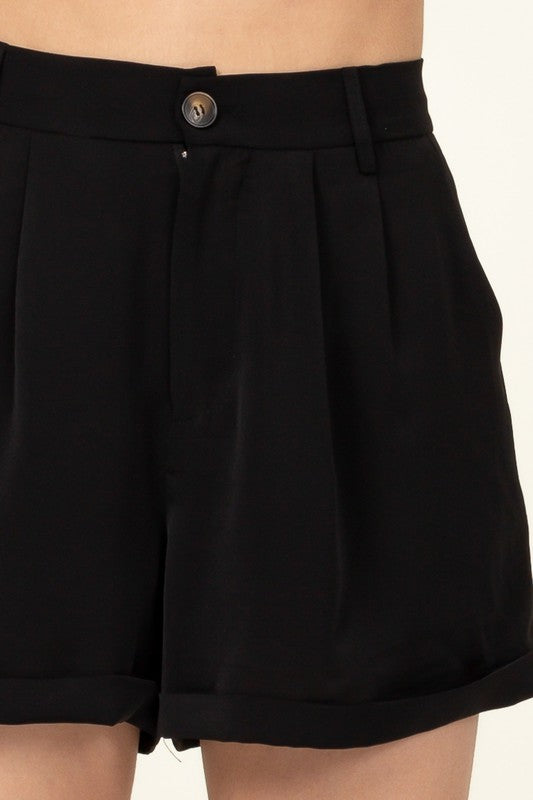 Load image into Gallery viewer, HYFVE Pleated Cuff Hem Shorts

