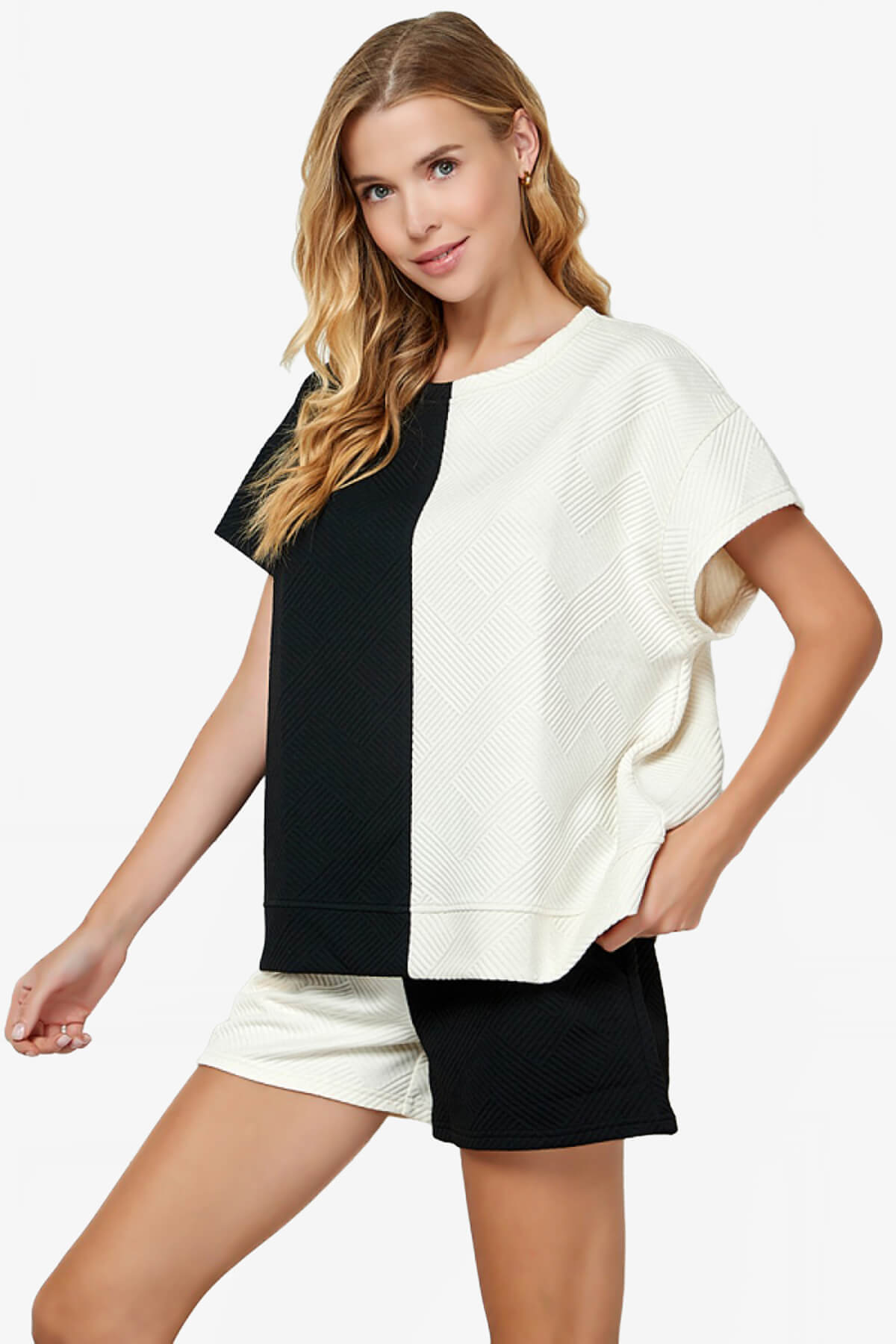 Lassy Textured Colorblock Short Sleeve Top BLACK AND WHITE_3