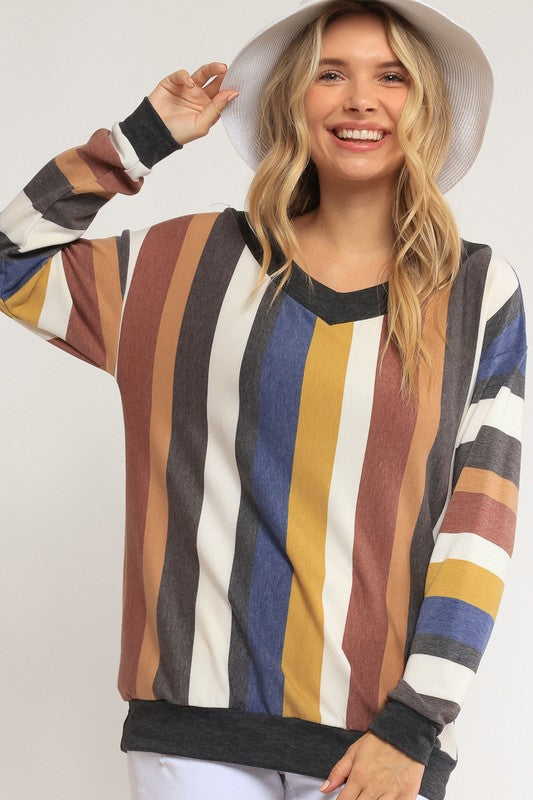 e Luna WIDE V NECK SWEATSHIRT