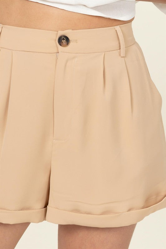 Load image into Gallery viewer, HYFVE Pleated Cuff Hem Shorts
