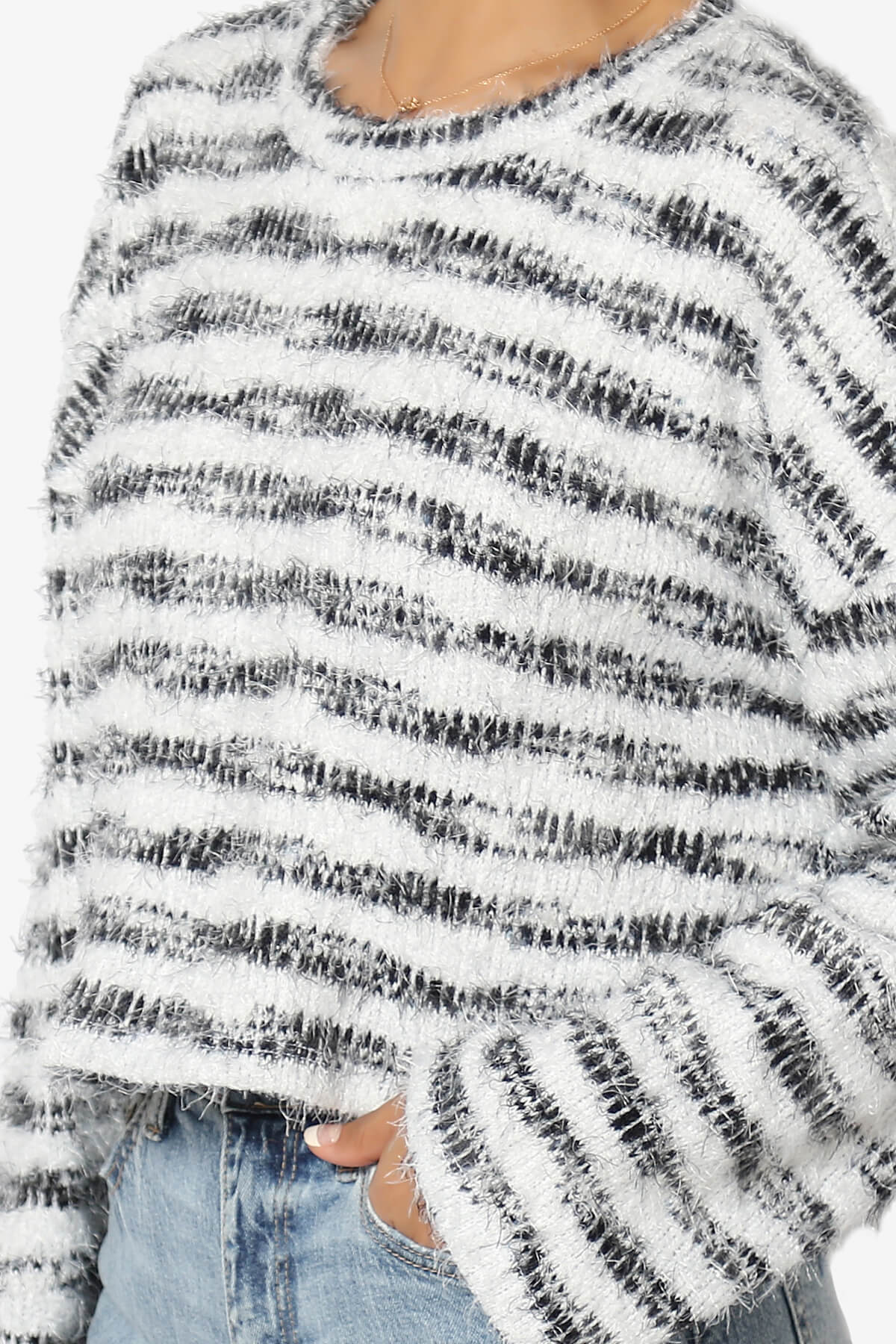 Carrine Fuzzy Stripe Crop Sweater BLACK_5